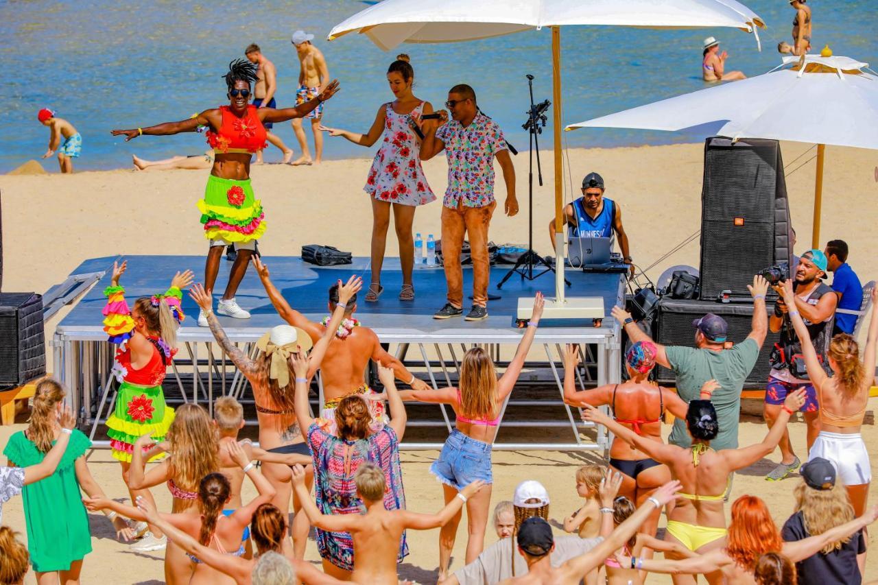 Titanic Palace Families And Couples Only フルガダ エクステリア 写真 Beach party in Miami
