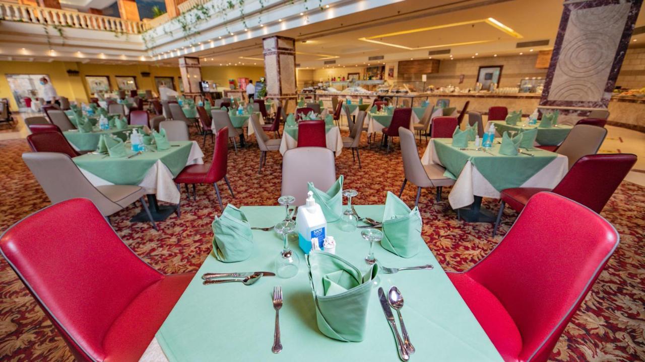 Titanic Palace Families And Couples Only フルガダ エクステリア 写真 The restaurant