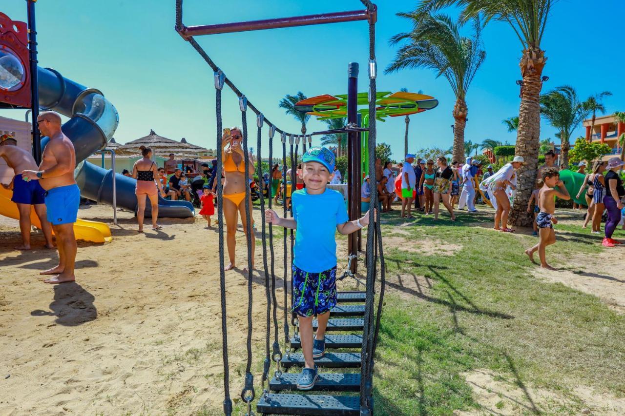 Titanic Palace Families And Couples Only フルガダ エクステリア 写真 The beach at the resort