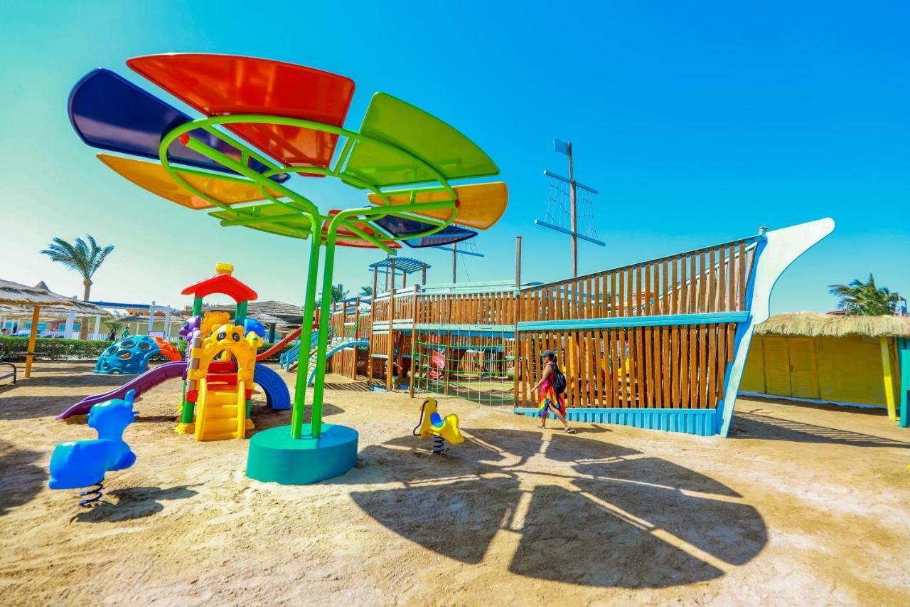 Titanic Palace Families And Couples Only フルガダ エクステリア 写真 Playground at the resort