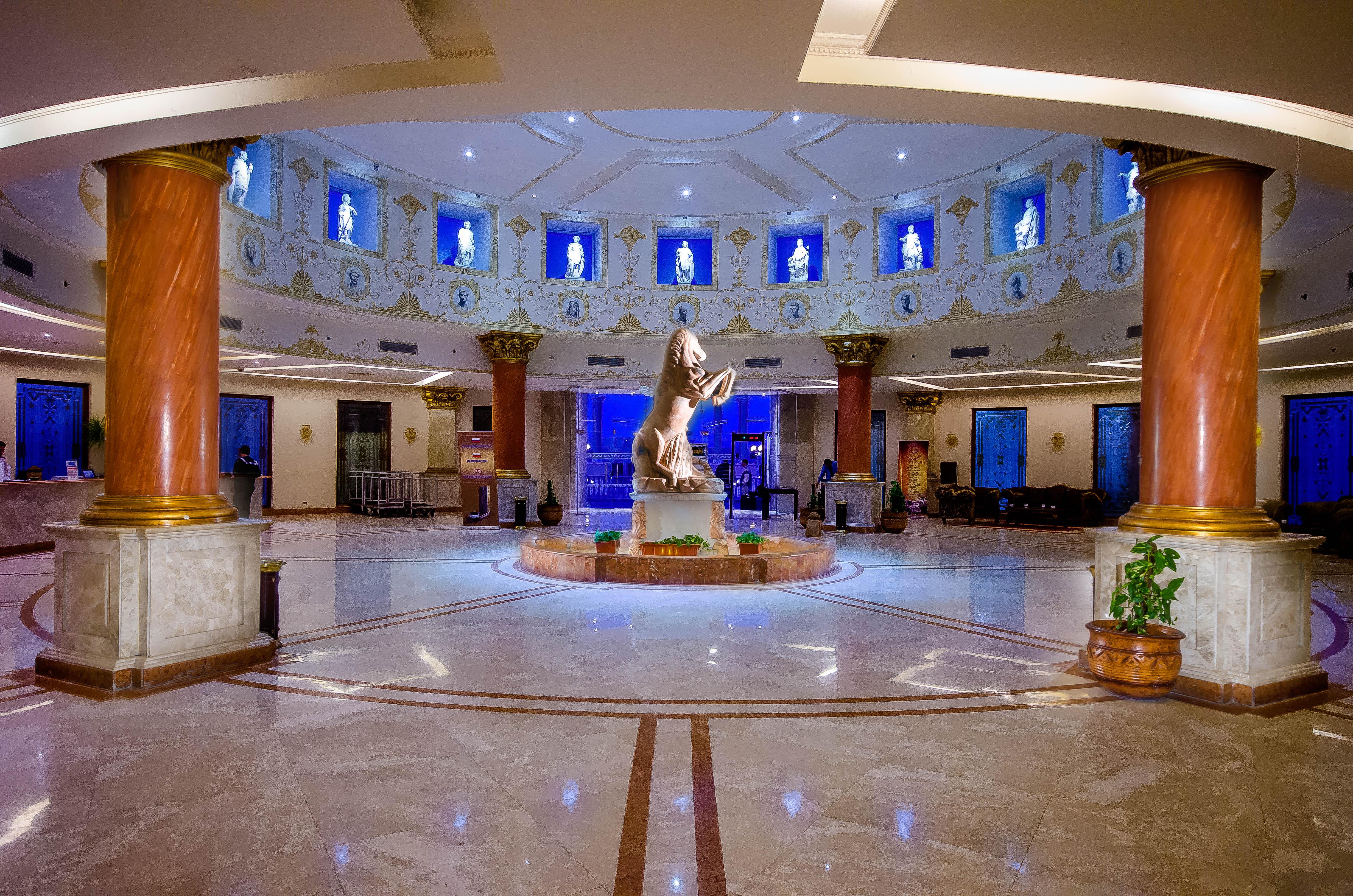Titanic Palace Families And Couples Only フルガダ エクステリア 写真 Lobby of the hotel